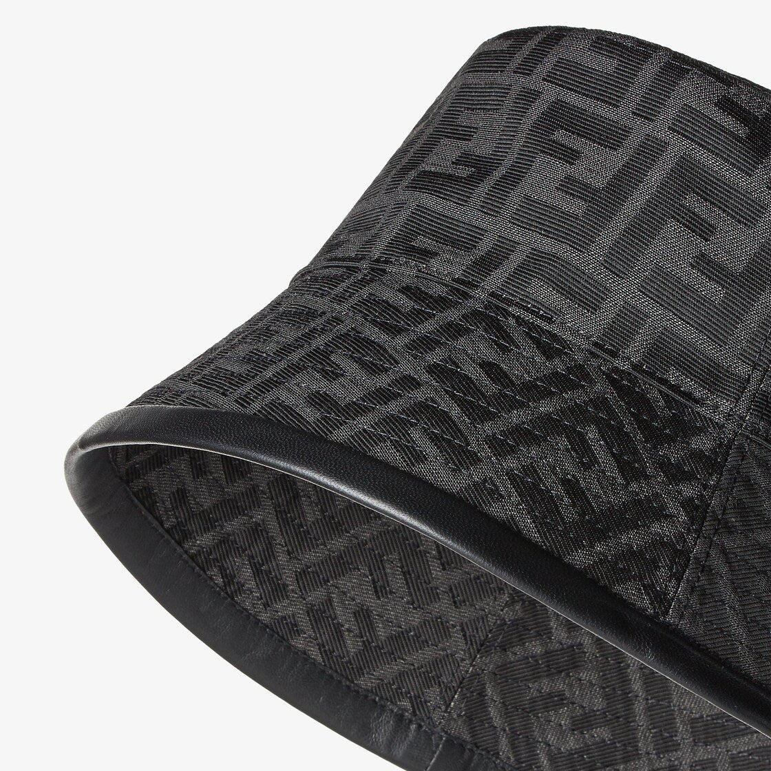 Bob FENDI en tissu jacquard FF